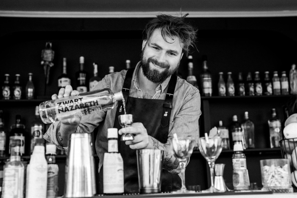 cocktailbar huren, Cocktailbar op locatie, cocktails op locatie. Cocktailbar op locatie, cocktailbar huren, Mobiele cocktailbar huren, cocktailbar thuis, Cocktails huren, cocktail shaker inhuren, mobiele cocktailbar